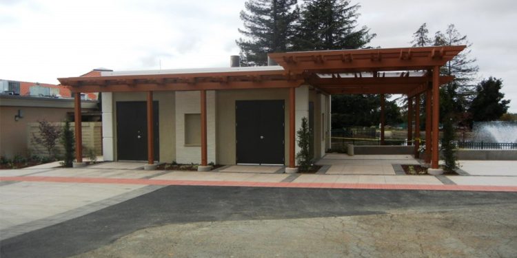 P3.1-Chapel-of-the-Chimes-900x675